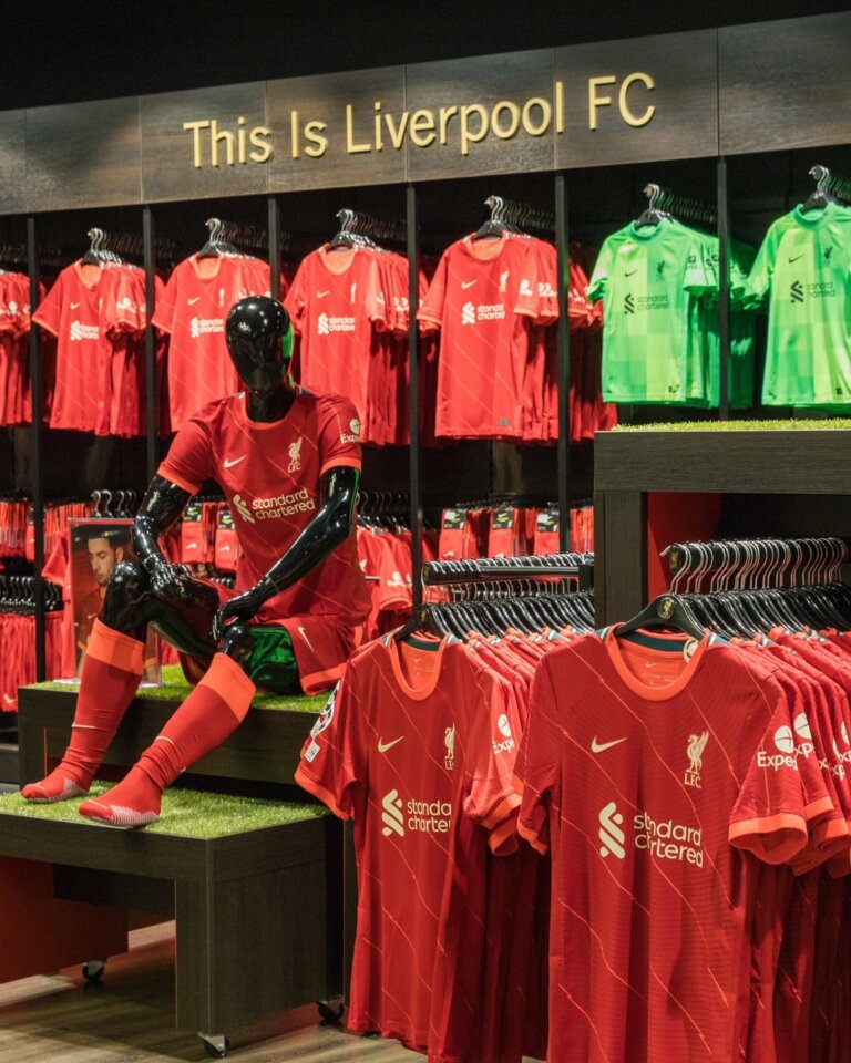 リバプール公式ショップでユニフォームを買う方法 Lfc Field